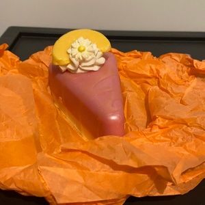 Nectar Bath Treat Pie Slice